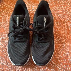 Nike revolution sneakers black size 9.5 worn a few times